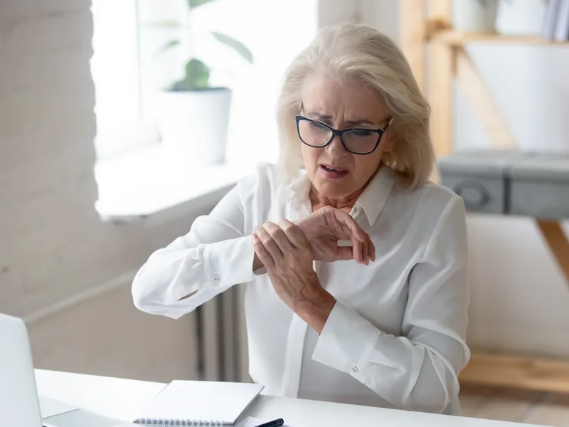 Honolulu Pain Relief Center treating bursitis in Honolulu